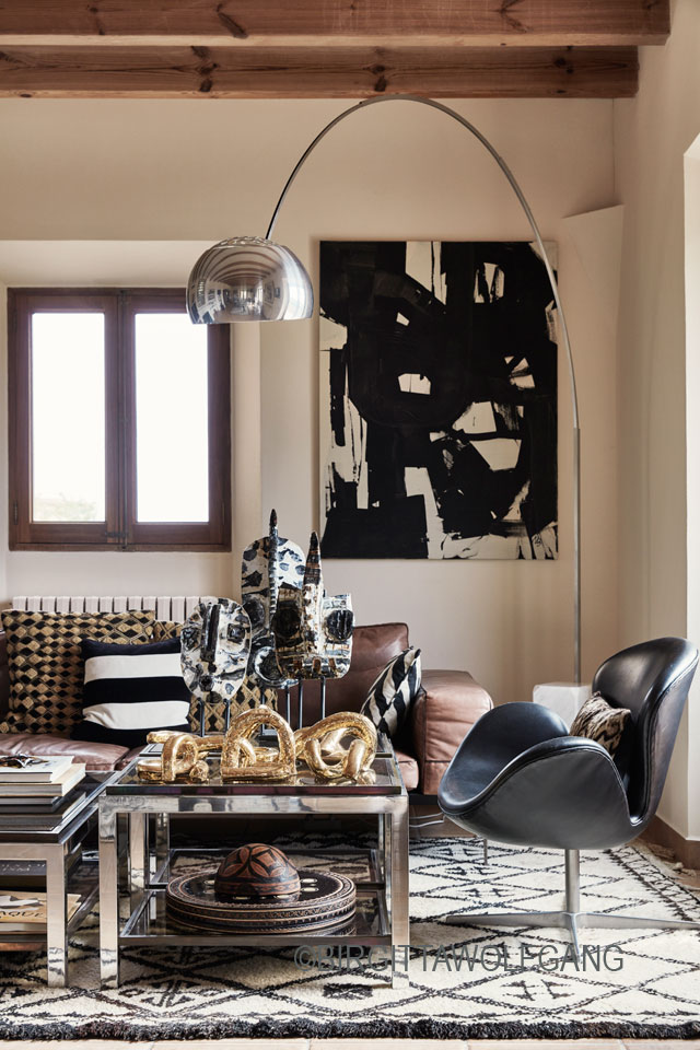 CURATED MEDITERRANEAN LIVING